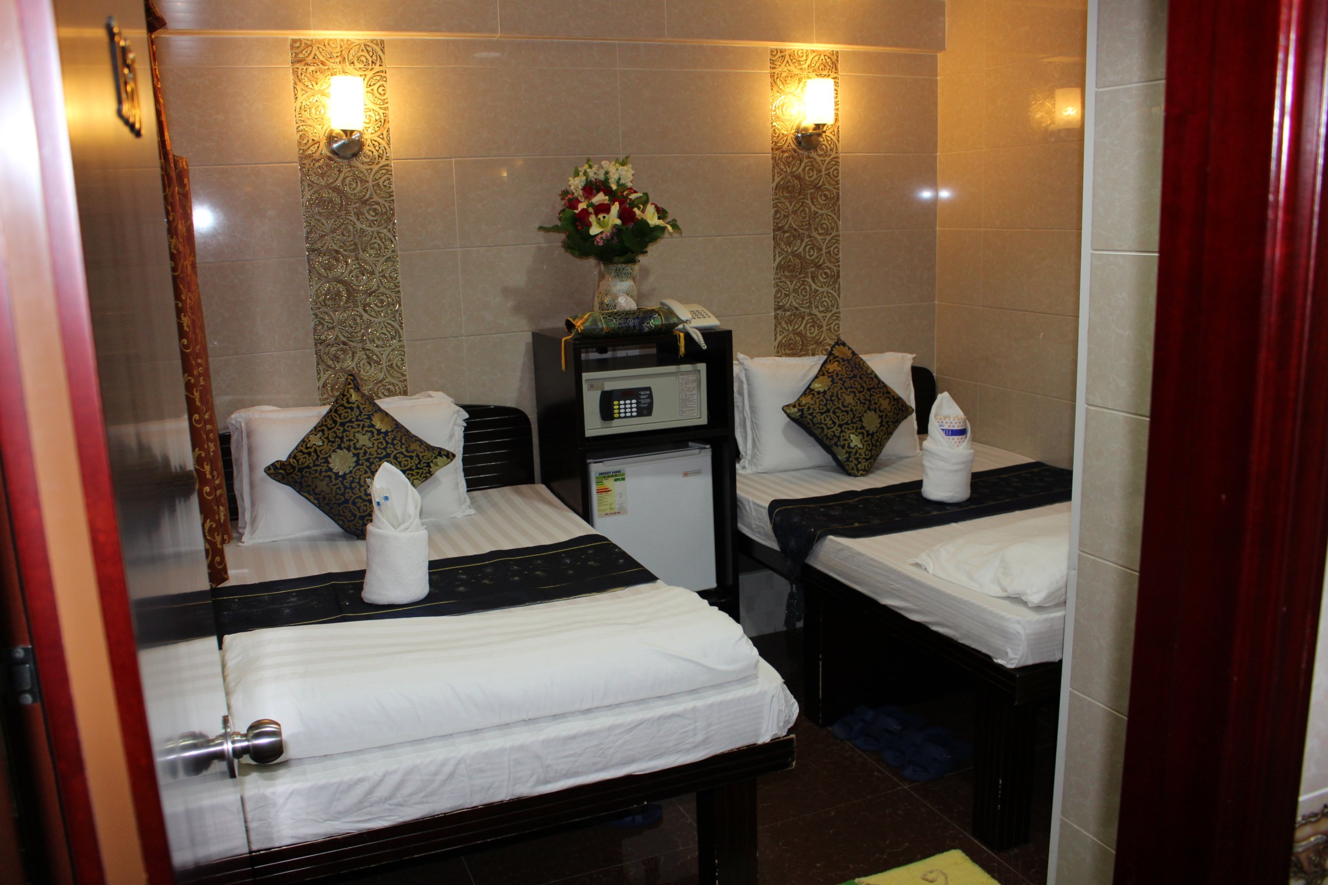Pearl Premium Guest House Hong Kong At Inr 1195 Off - 